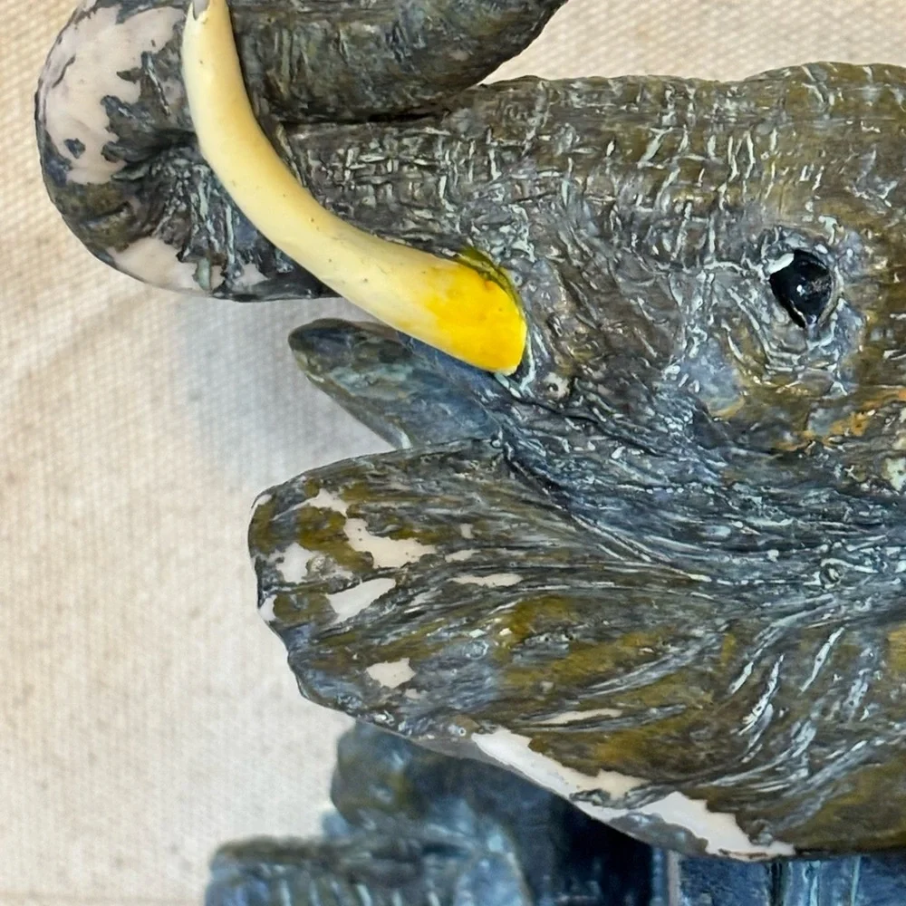 Elephant Design Wall Hook in Black and Gold